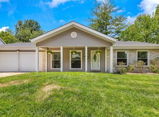 823 Garonne Dr, Ballwin, MO