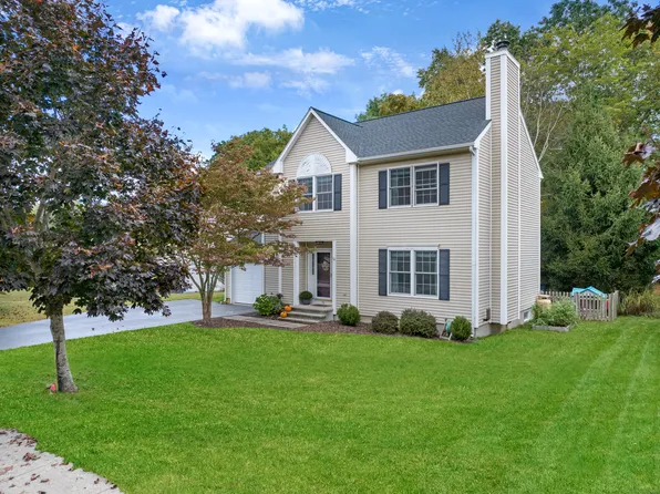 72 Hunting Ridge Drive, Groton, CT 06355