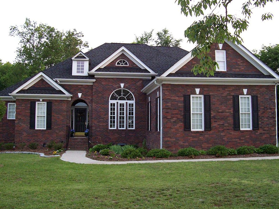 Stallings Farm 2 story custom brick
