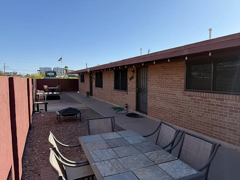 1603 N Park Ave — Photo 3