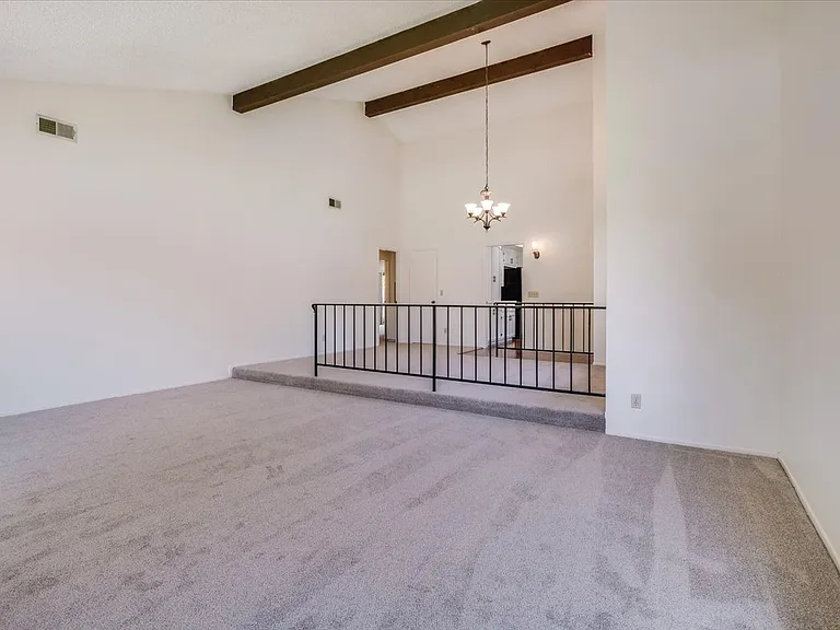 18 Stanford Cir — Photo 32