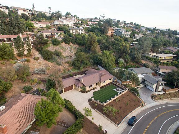 3rd image of 5859 Madra Ave