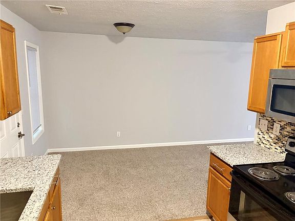 5th image of 625 Baron Dr #A