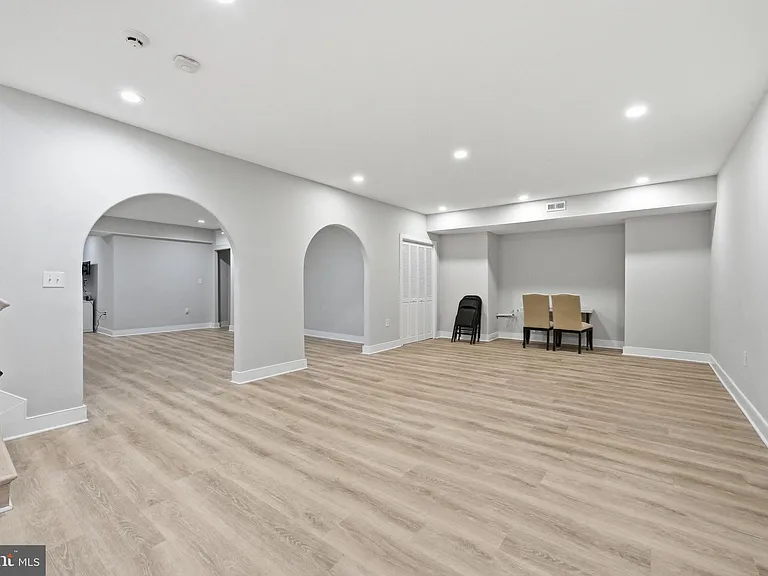 1231 Ingleside Ave — Photo 22