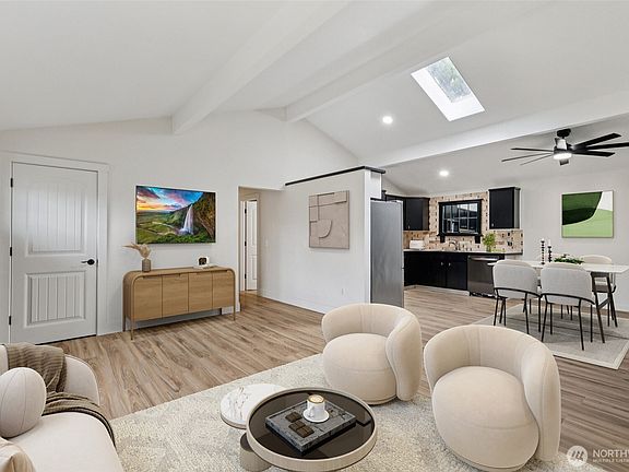 3rd image of 1225 Hillcrest Drive