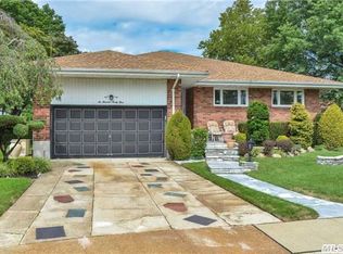 623 June Ct, Valley Stream, NY 11581