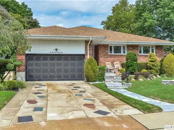 623 June Ct, Valley Stream, NY 11581