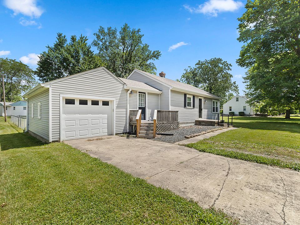 1st image of 400 Orchard Ln