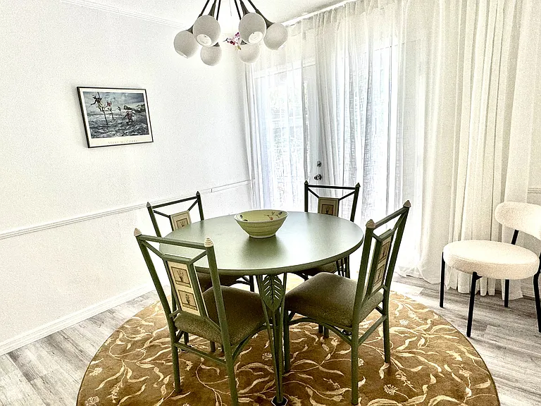 Breakfast nook