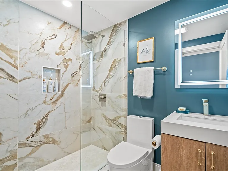 340 Meridian St #1 — Photo 14