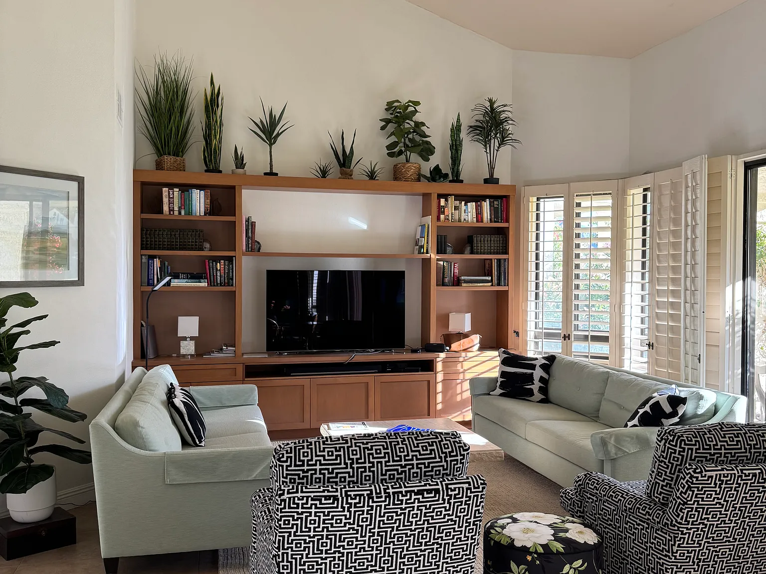 3 bed, 3.5 bath, 1922 sqft, $13,000 — Photo 3