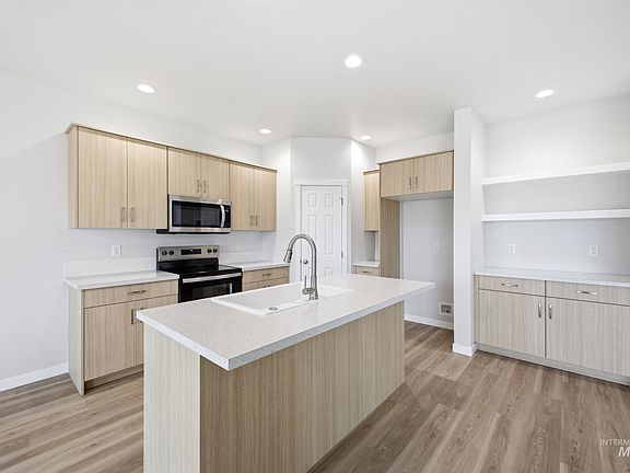 4th image of 14104 Shiny Spruce St