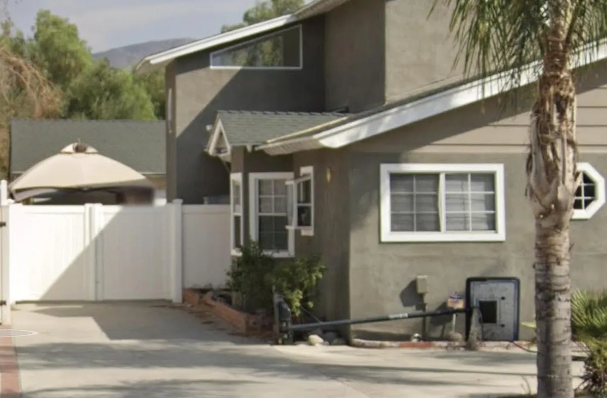 Building Photo - 8920 Helen Ave