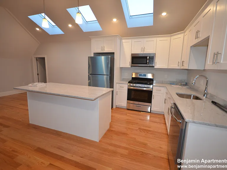 18 Murdock St #14 — Photo 3