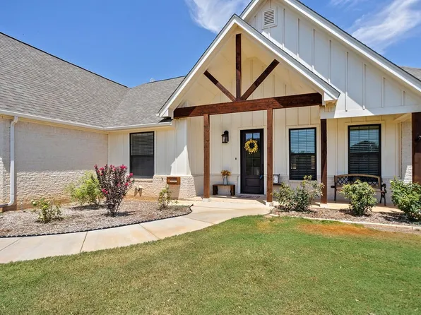 300 N Saddle Spur Ct, Weatherford, TX 76087