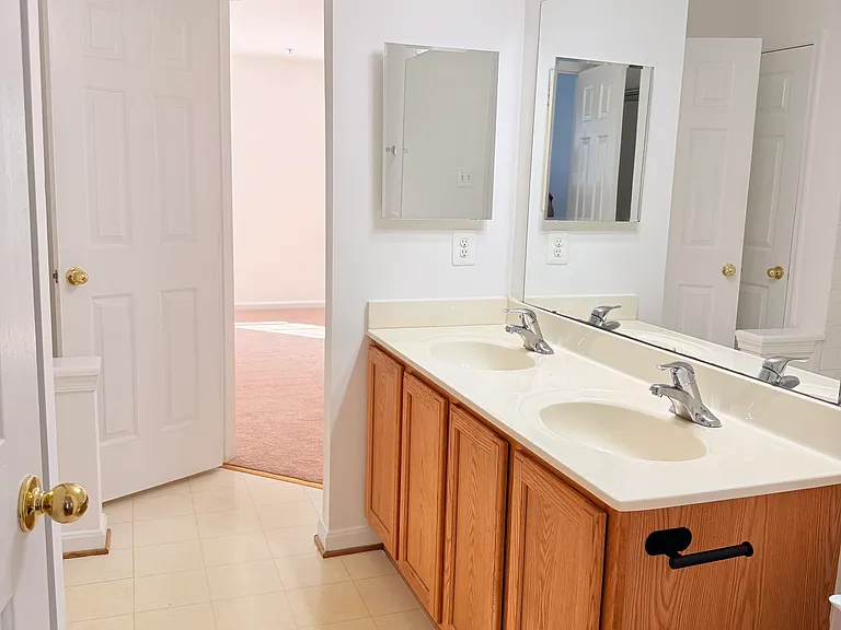 611 Tivoli Rd — Photo 14