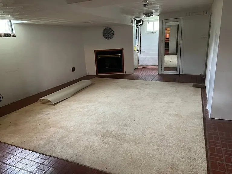 1504 W Logan St — Photo 10