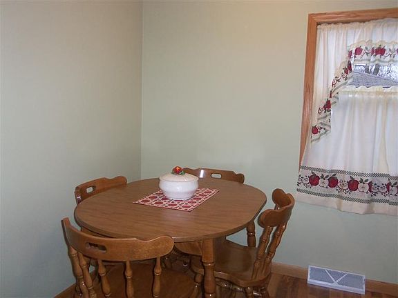 5th image of 3440 Garfield Ave
