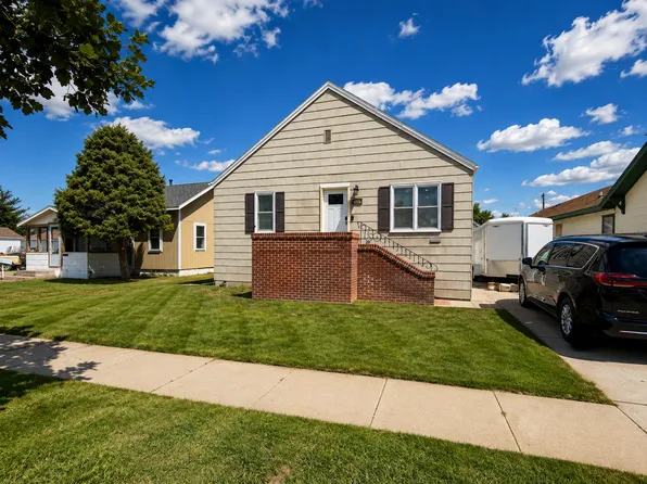 615 S Walnut St, North Platte, NE 69101