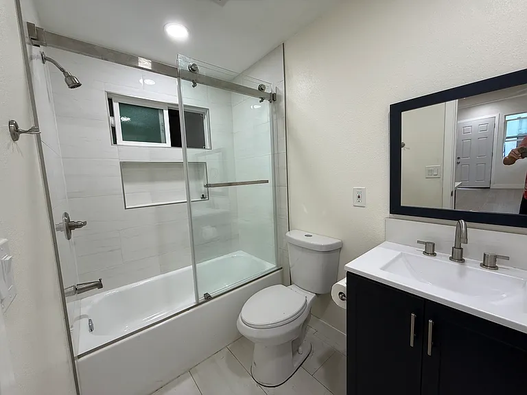 1428 E 10th St #1428 — Photo 8