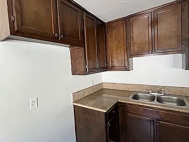 5th image of 11205 S Broadway #1
