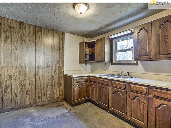 5th image of 2734 Belleview Ave