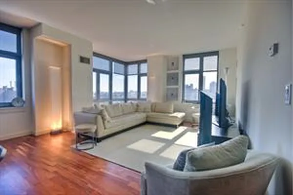 Sold by Douglas Elliman | media 22