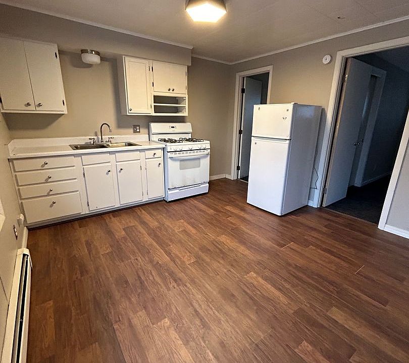 2nd image of 805 Flieth St #24