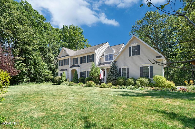 4th image of 8 Tansey Court