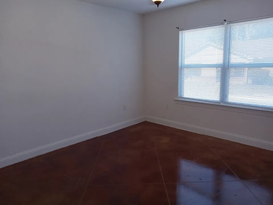 2 bed, 1100 sqft, $1,100 — Photo 4