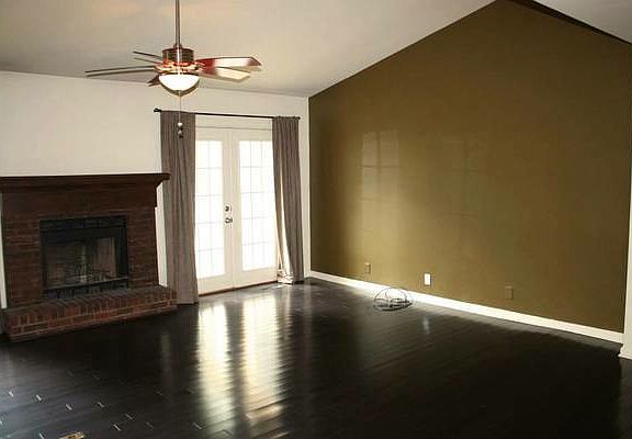 3rd image of 184 Rivergate Dr
