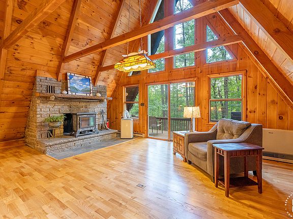 5th image of 2 Butternut Ln