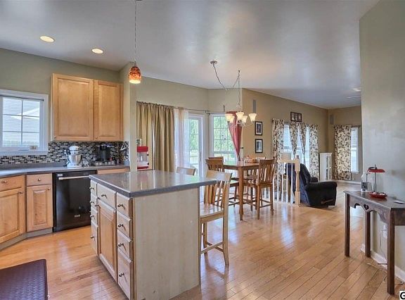 2nd image of 150 Juniper Ct