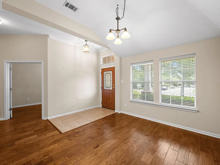 3808 Noe Ln — Photo 6