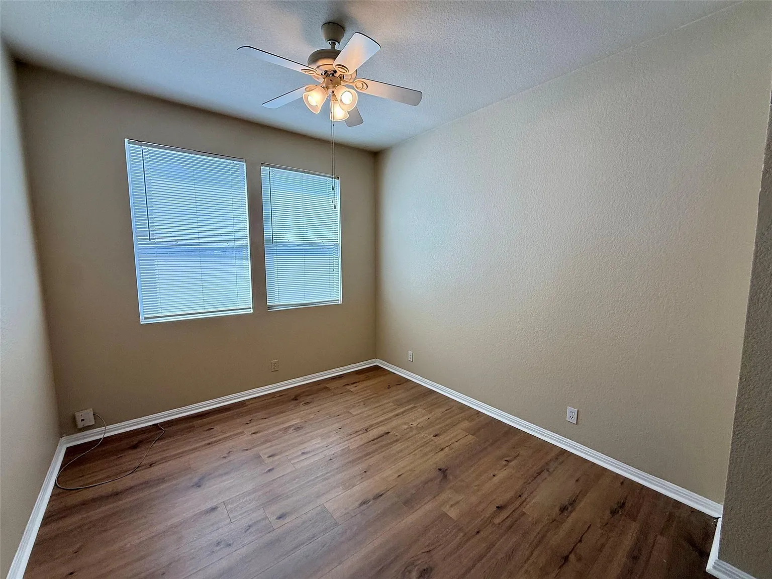 4 bed, 2.5 bath, 2350 sqft, $2,195 — Photo 4