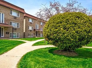 1001 W 19th St #1001, Broadview, IL 60155