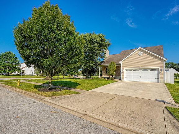 4th image of 3155 Weeping Spruce Dr