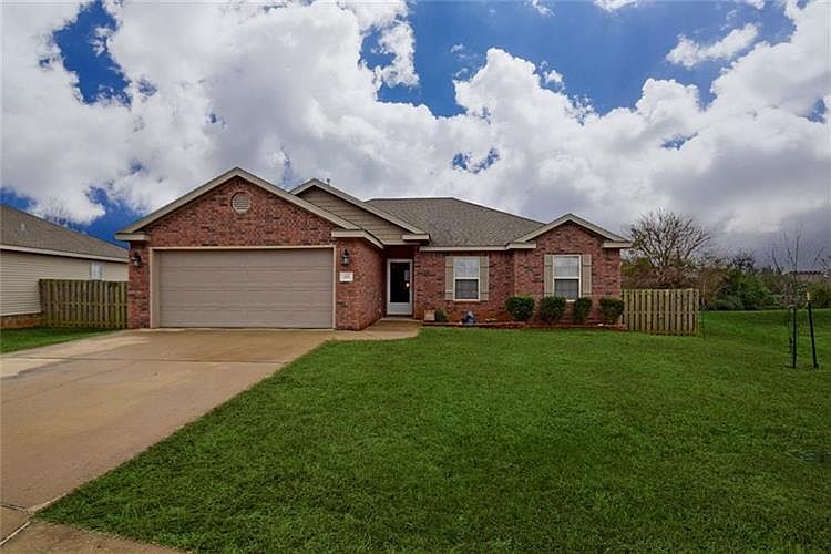 1st image of 406 Meadow Wood Ln