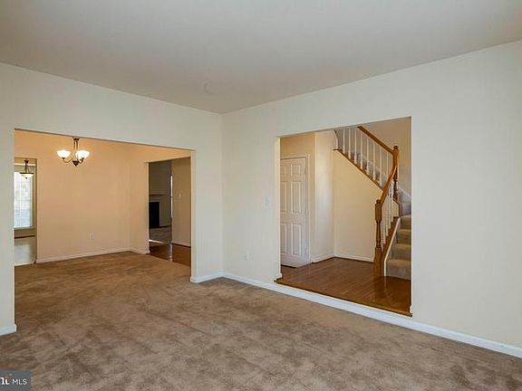 5th image of 14 Woodmont Ct