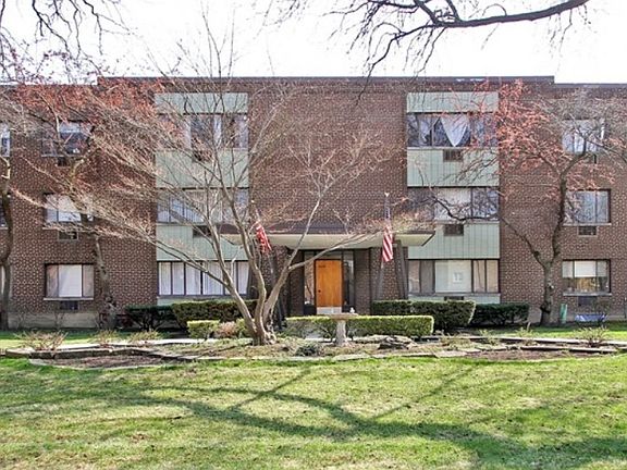 2nd image of 3453 W Bryn Mawr Ave #2