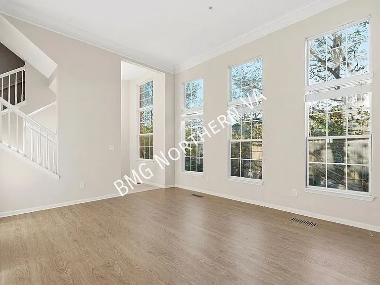 1881 Crescent Park Dr — Photo 6