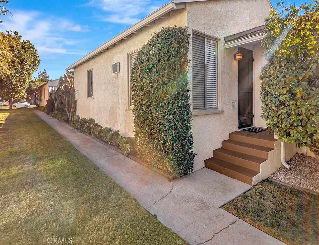 2 bed, 806 sqft, $3,200 — Photo 3