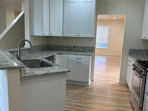 3rd image of 1739 12th Ave NE