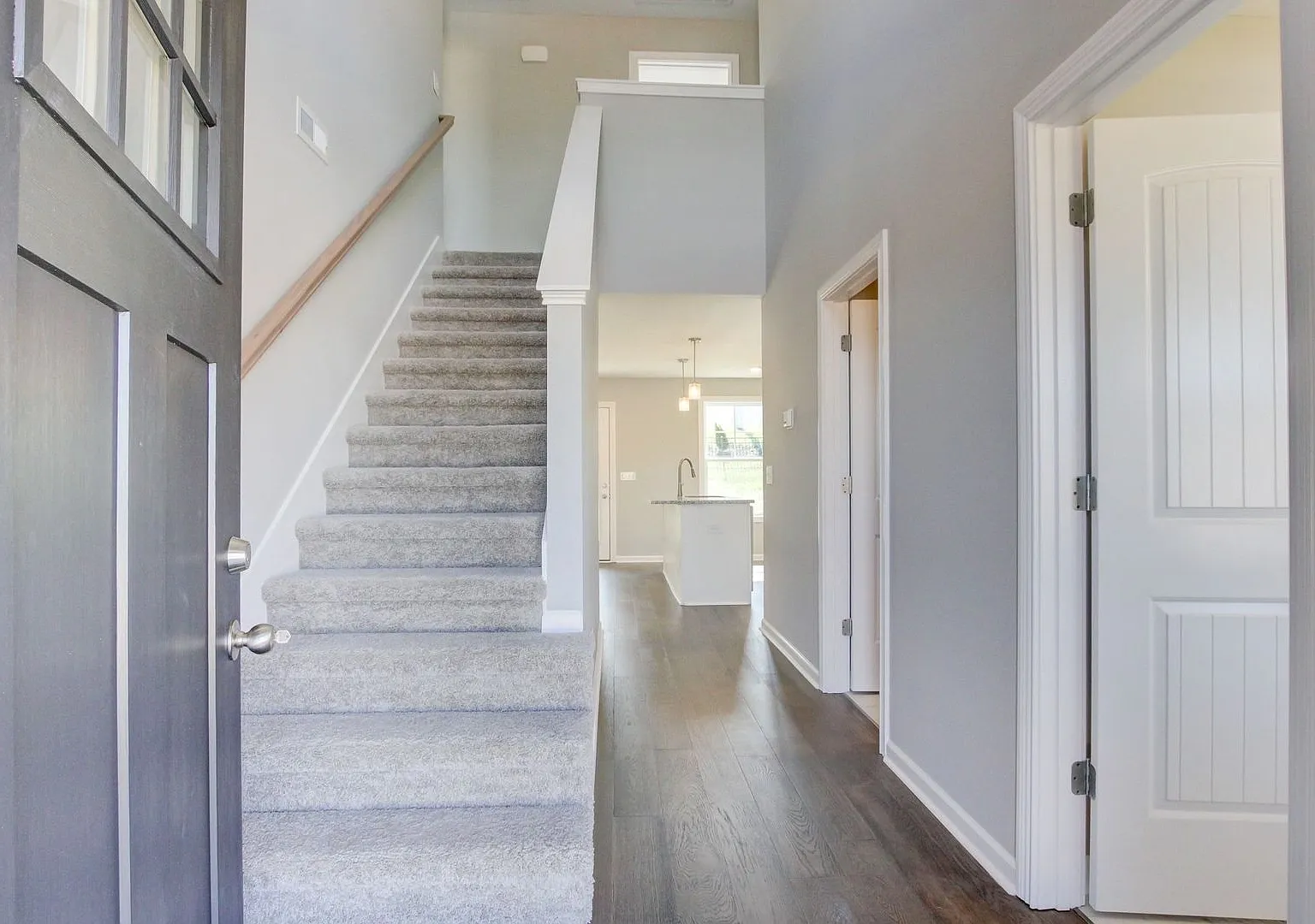 818 Limestone Way — Photo 3