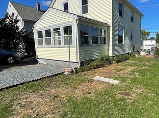 247 Woodward Ave, East Providence, RI 02914