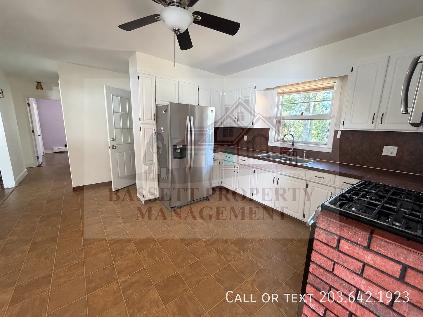 3 bed, 2600 sqft, $2,850 — Photo 4