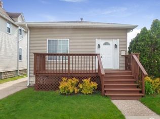 8370 Archer Ave, Willow Springs, IL 60480