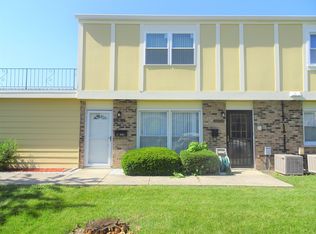 20131 Willow Dr #32, Chicago Heights, IL 60411