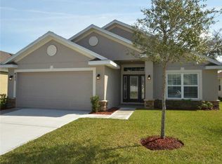 411 Briarcliff Cir, Sebastian, FL 32958