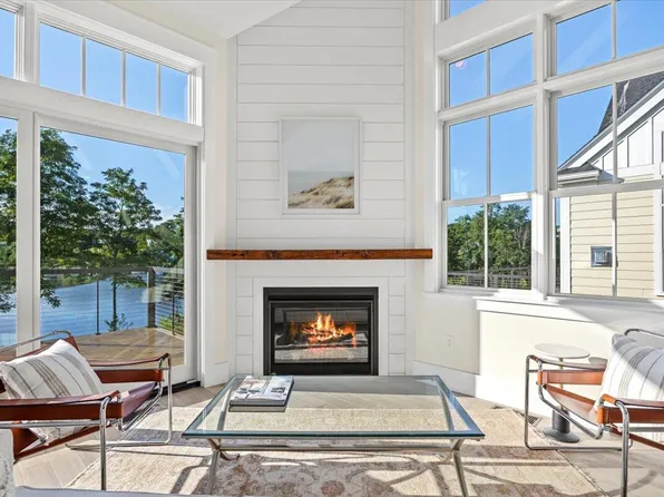 7 Isle Ave Avenue #101, Saco, ME 04072